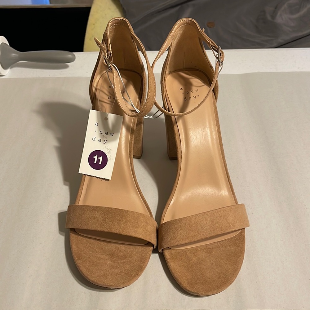 A New Day NWT heeled sandal sz.11